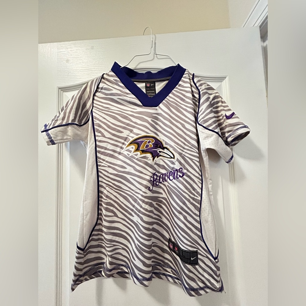 Nike Kids White and Purple Jersey with Striped Pattern
